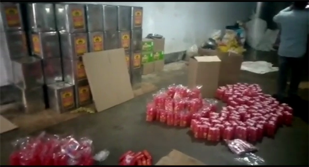 ନକଲି ସାମଗ୍ରୀ ଅସଲି ବ୍ରାଣ୍ଡ ନାଁରେ ମିଳୁଛି , ପୁଣି ନକଲି ଘିଅ ଓ ତେଲ କାରଖାନାରେ : ଭଞ୍ଜନଗର ପୋଲିସର ଚଢାଉ